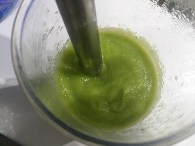 Tagliatelle con asparagi, olive nere, capperi e burrata di bufala